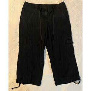 Loft Crop Pant
Size 6p
Black